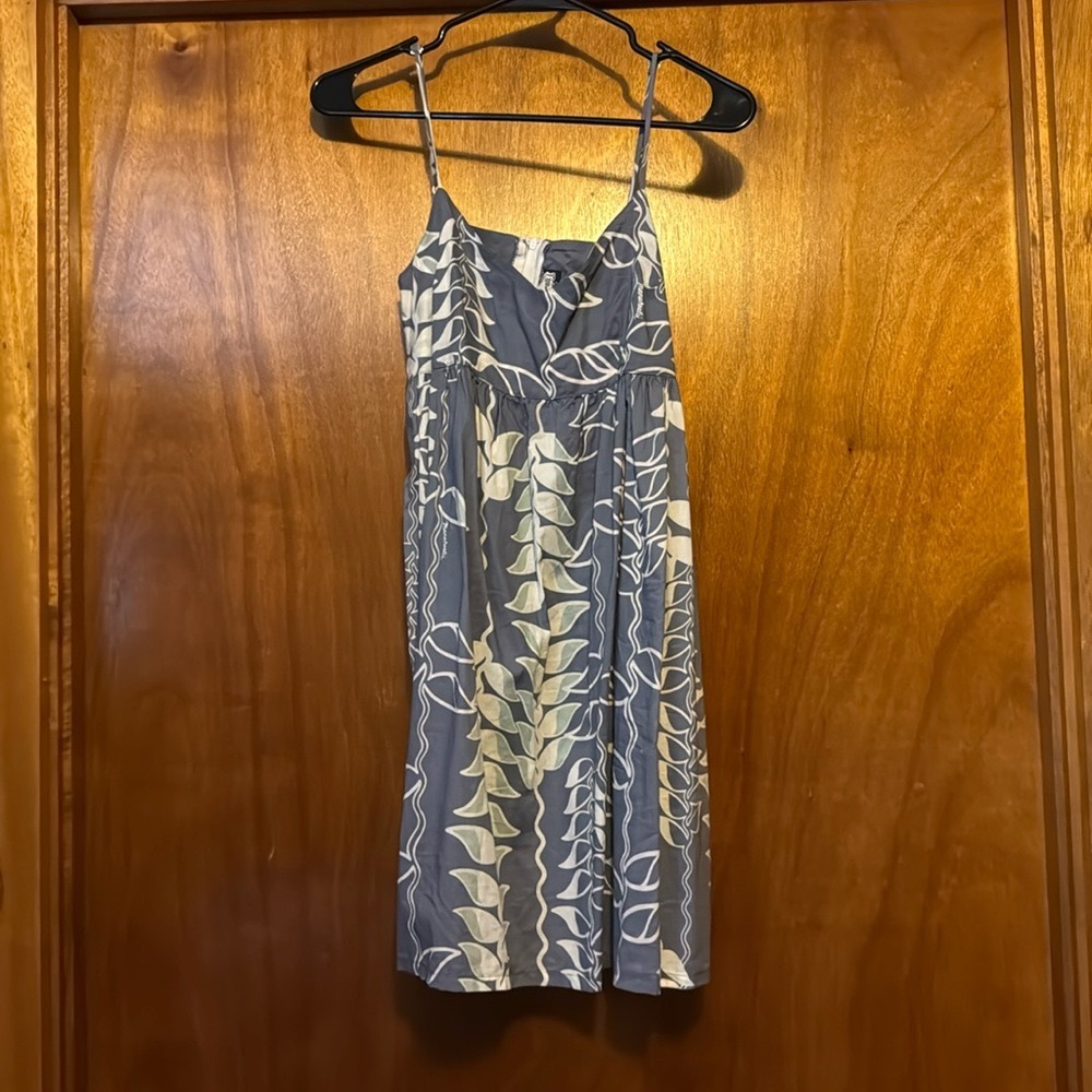 SOLD- Manuhealii Dress